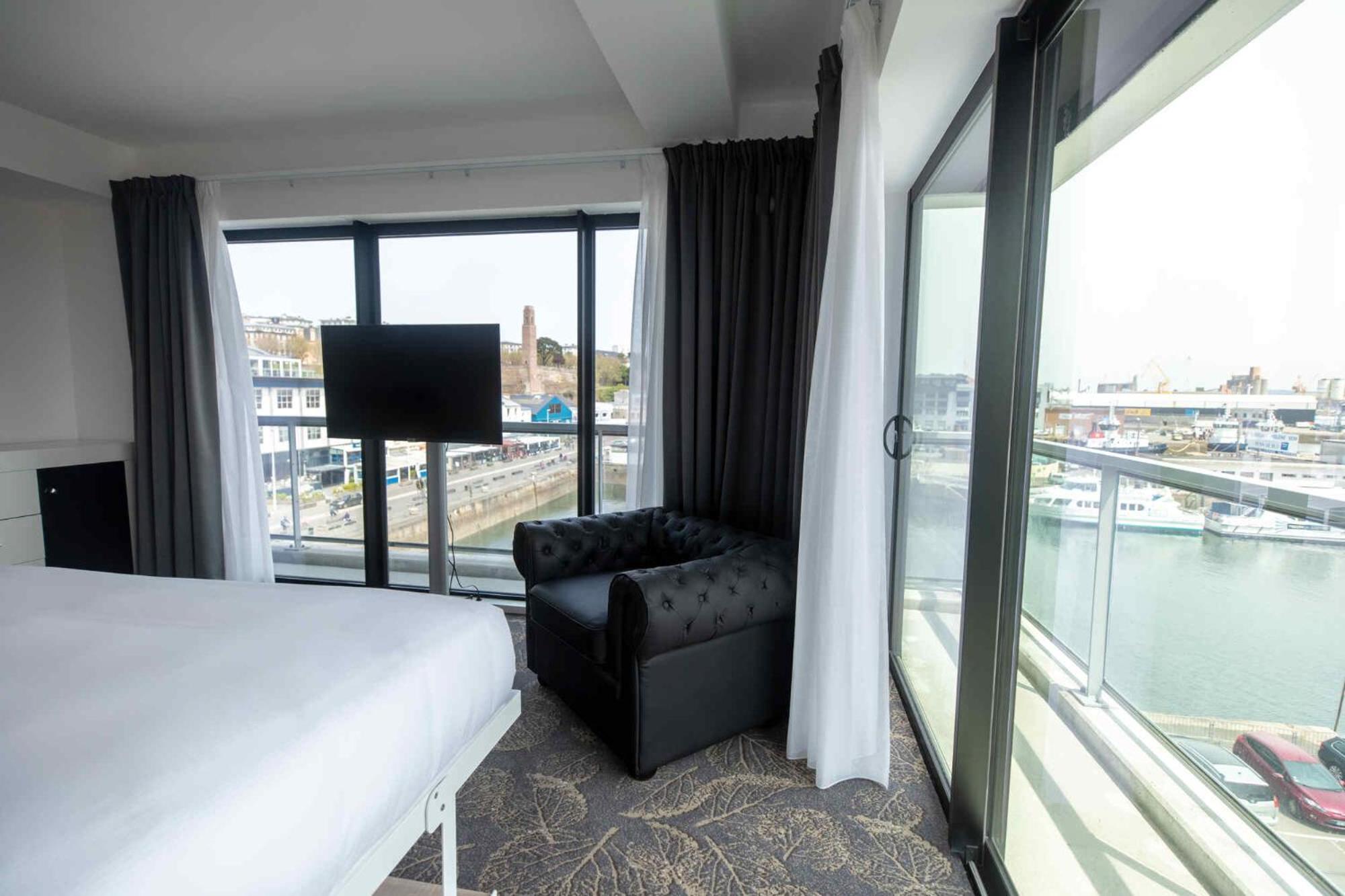Le Barracuda & Spa, Centre Port, Pieds Dans L'Eau, Vue Mer Brest Eksteriør bilde